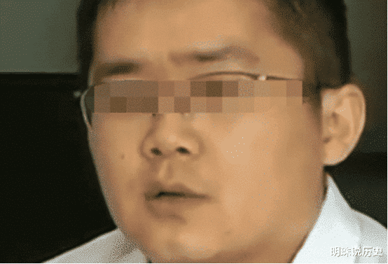 女子不慎将异物塞入体内25cm,就医时都没敢拔,医生:还好你没有拔
