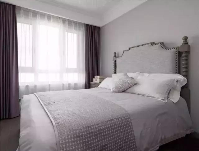 晒晒160平美式四居，灰色墙面搭配金属质感的软装，轻奢有质感的家