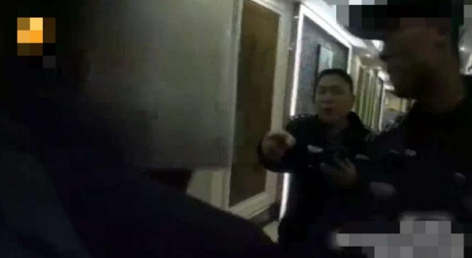 男子独自在KTV喝酒竟被抓, 不服质问, 民警: 你刚刚做了啥不知道?