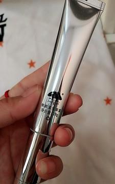 药店阿姨说了大实话：“一文不值”的药水，搽一搽，紧肤除皱不足挂齿