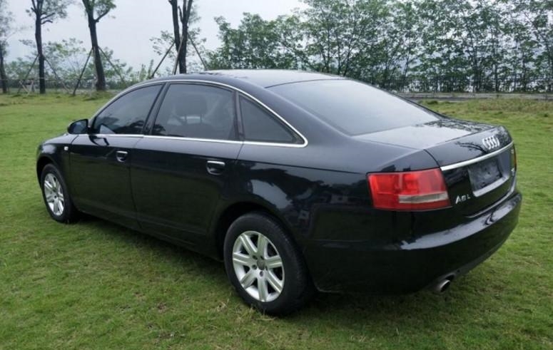 男子花7万买辆二手奥迪A6L, 当打开后备箱, 不相信自己的眼睛