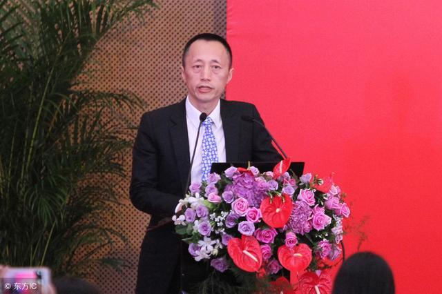 房企大佬：房地产十几万亿市场，蛋糕依然很大，没有任何行业能比