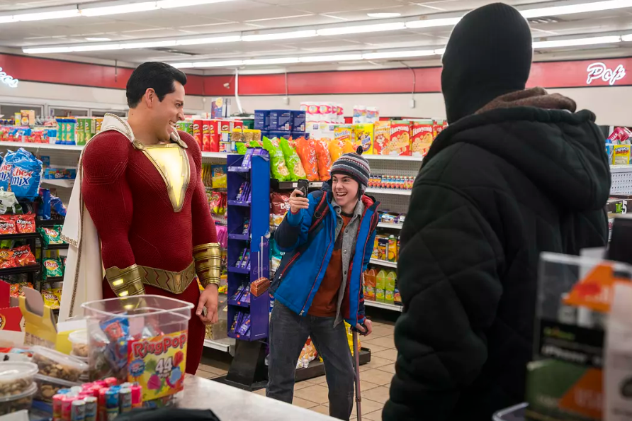 雷霆沙赞，从超级英雄的故事里，我们究竟看出些什么