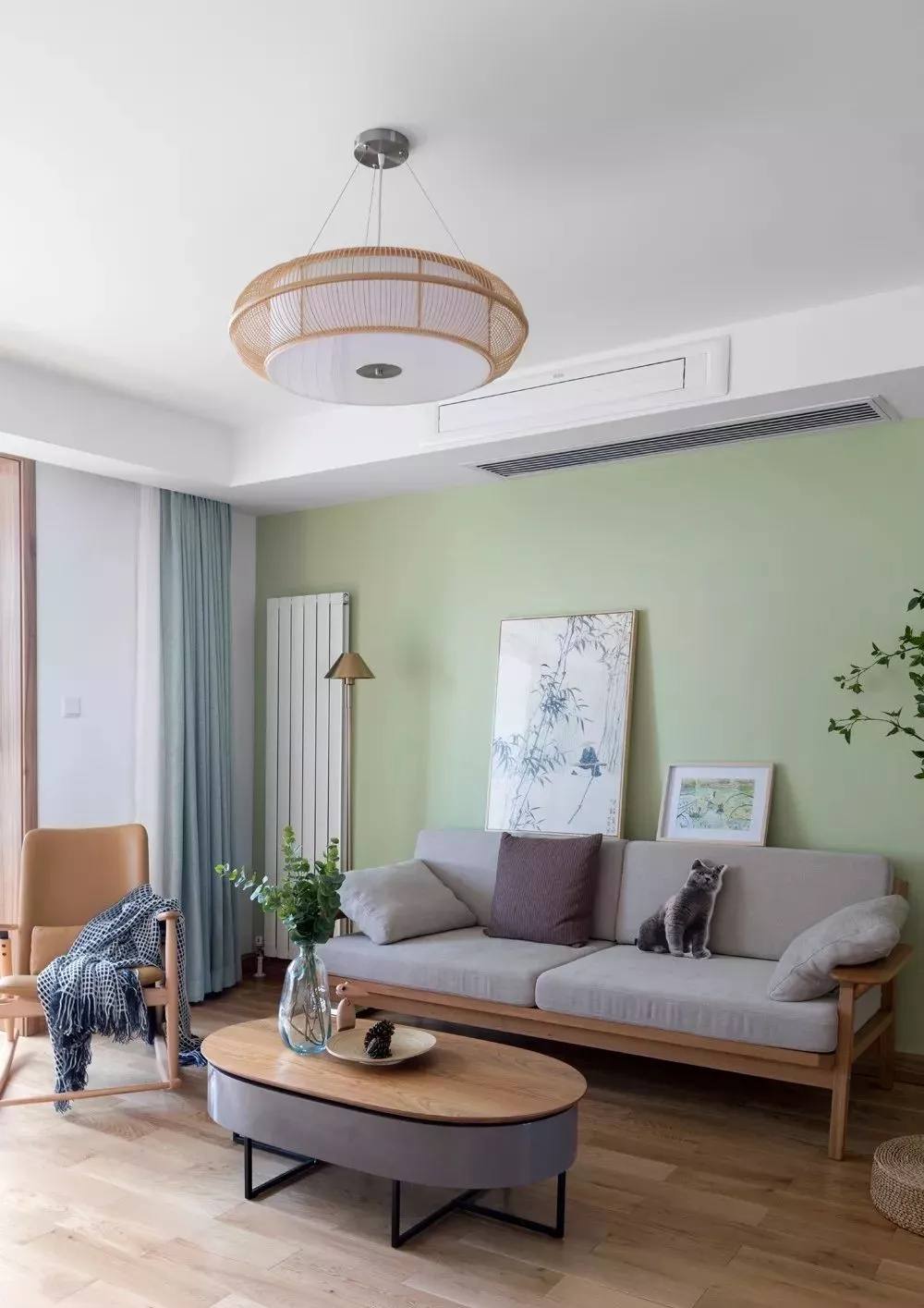 简中式风，古色古香的原木与清新淡雅的绿色搭配，效果别具一格