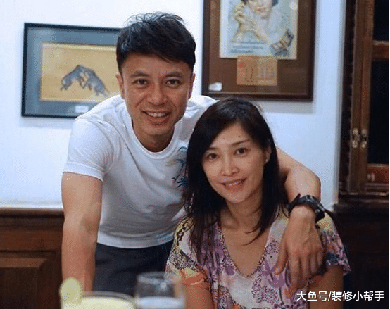 歌手李克勤现实的家，没想到如此的普通，还以为会很豪华