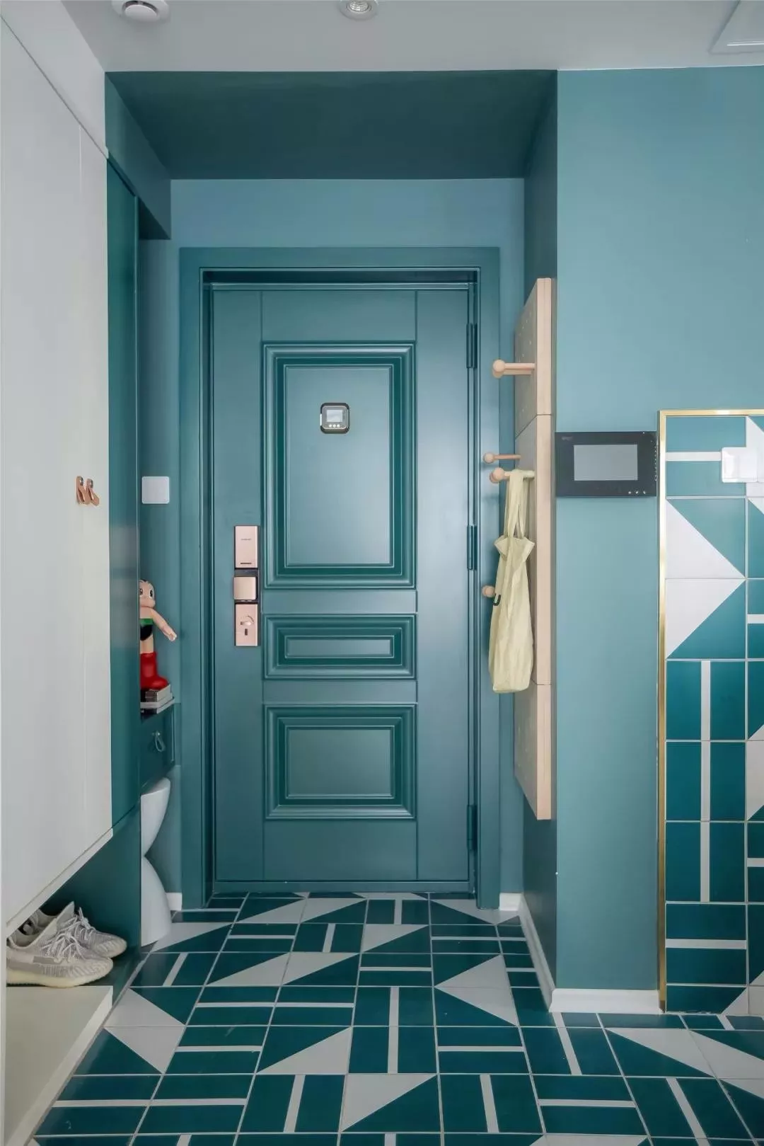 家还没见过这样的蓝色装，年轻时尚，又耐看，有层次感！