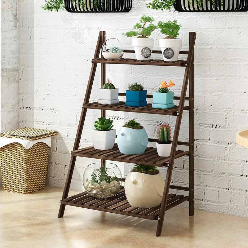 无论有钱没钱，买房一定带阳台，放个花架种些花草，每天喝茶赏花