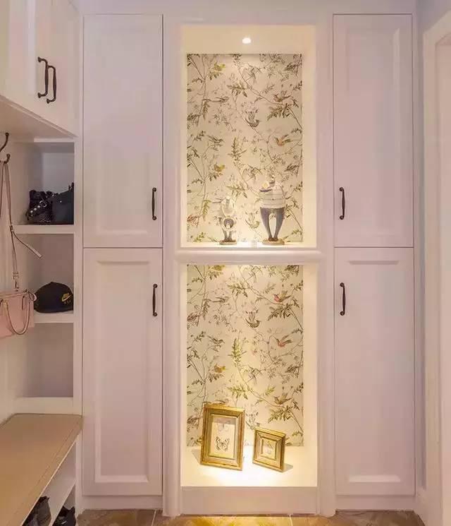 63㎡的小户型不光有露天大阳台，还有转角衣帽间，又美又实用