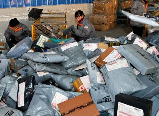 快递行业大洗牌！顺丰跌至第五名，第一名快递量比顺丰多2倍！