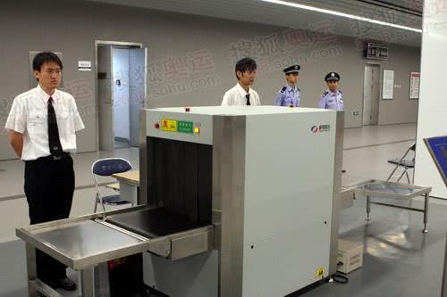 过安检时，男生有想过自己的“隐私”会在仪器上暴露出来吗，看完就知道了