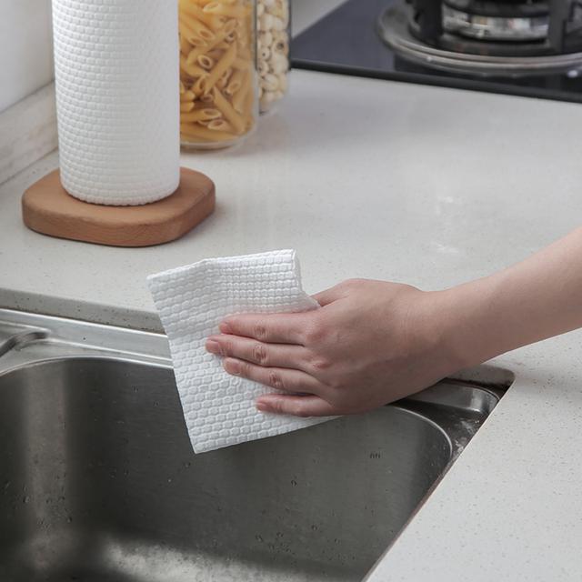 水槽边玻璃胶发霉了，别用洗洁精了！学一方法，一抹一擦干净如新