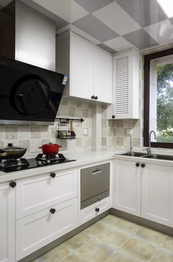 136平的轻美式风三居室，从玄关就让人爱上它