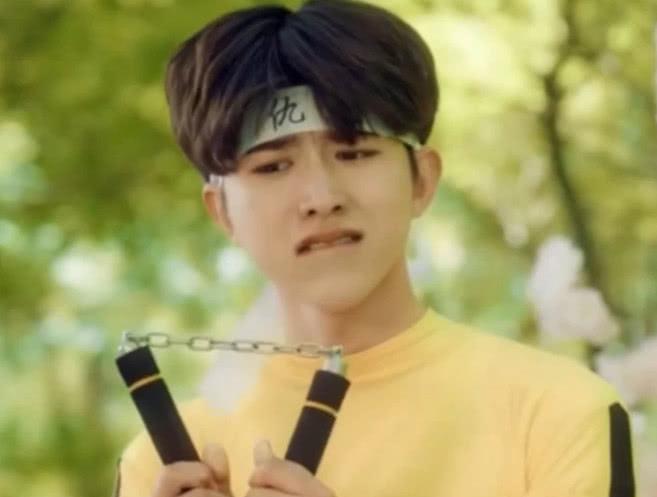 李小龙|李小龙死后，老婆被徒弟玩弄感情，糟蹋被抛弃，儿子中枪而死依旧成谜