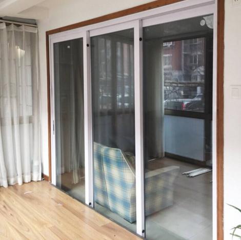 阳台不要装推拉门了，越来越多人选择直接打通，好用多十倍