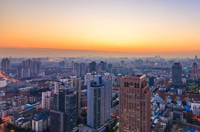 一线城市中等收入者房价支付能力弱, 存在“买不起房”的问题