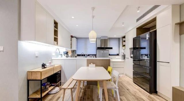 一进门太漂亮了，每个角落都不浪费，将来我也这么装