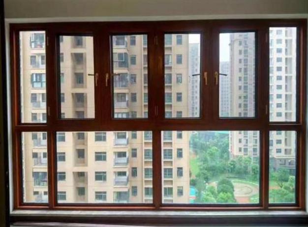 为什么阳台最好不要装落地窗？别看它采光又大气，其实缺点还不少