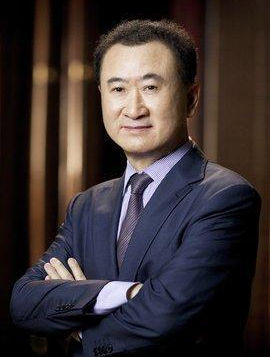 看看王健林的出行排场, 再看看马云, 就知道两人区别在哪了