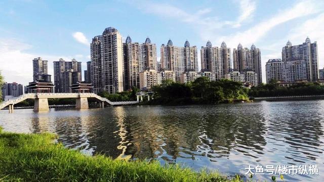 我国楼市的“怪象”，开发商降价“求”买房，购房者低价也不买？