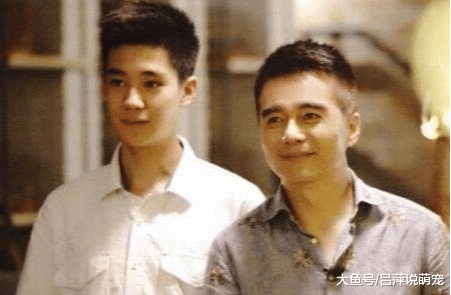 四任妻子美若天仙，现任比她小12岁，堪称生育机器，儿子帅气逼人