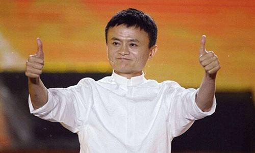 身价超1700亿，旗下有4万亿“不动产”，她将超越马云，成首富？