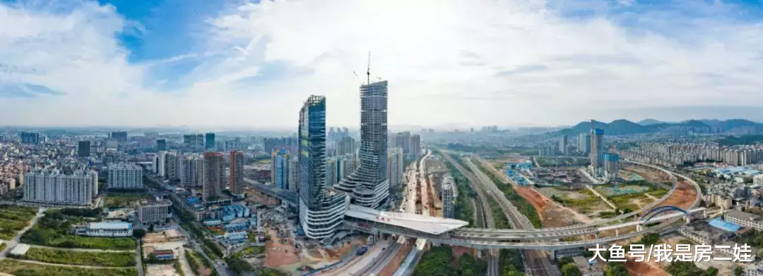 今天，碧桂园云顶、实地常春藤、品秀星图，打了场麻将...