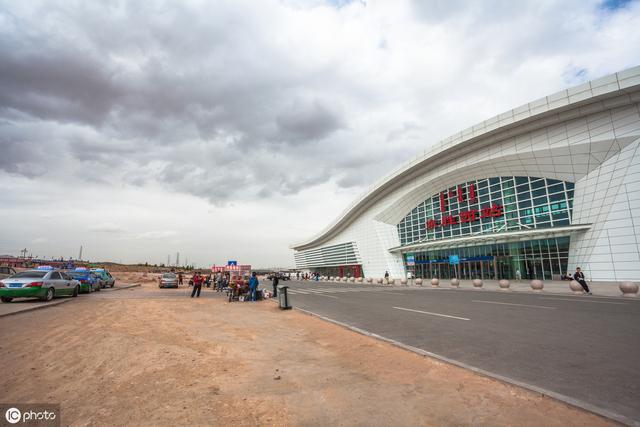 中国60亿建世界上最大“鬼城”，一度被英国笑骂，如今一片繁华