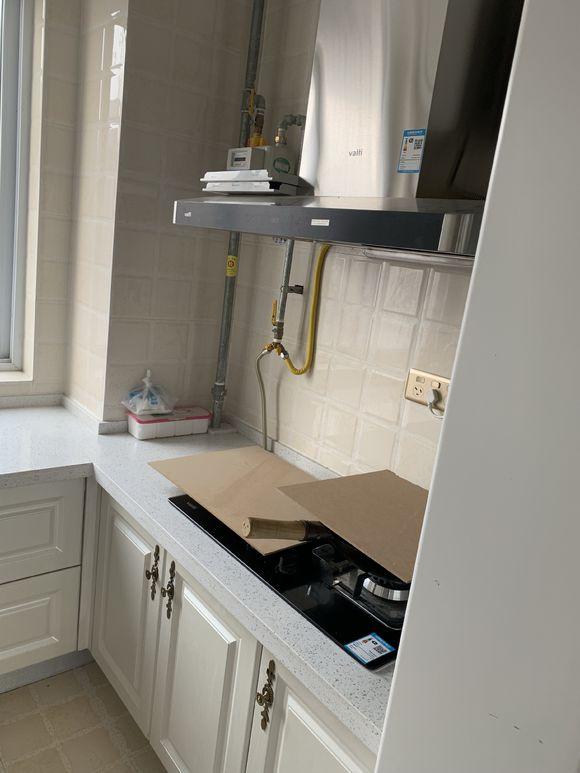 新房亲戚装修花了17万，空调装在柜子里，朋友：熟人坑大满贯！