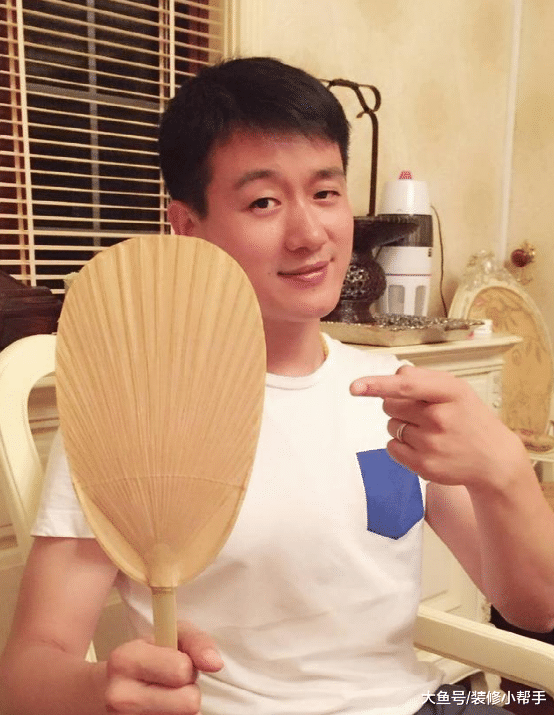 明星佟大为现实的家，餐桌也太大了吧，能同时坐十几个人