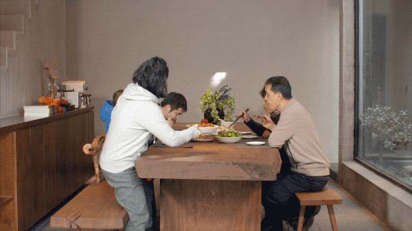 杭州夫妻花150万盖房，和双方父母同住，解决了养老、养娃问题