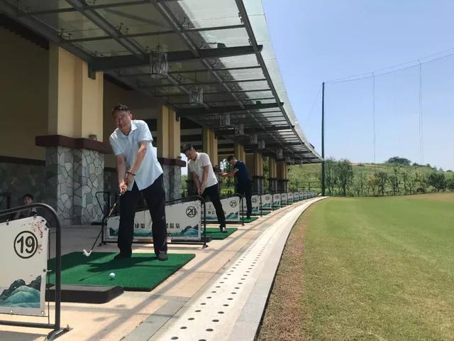 华中文旅地产联盟考察湖北天屿湖假日酒店