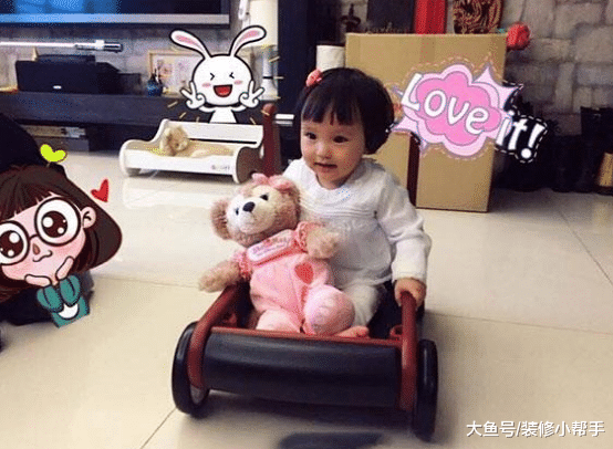 主持人欧弟的豪宅，装修十分有格调，女儿长得真像他