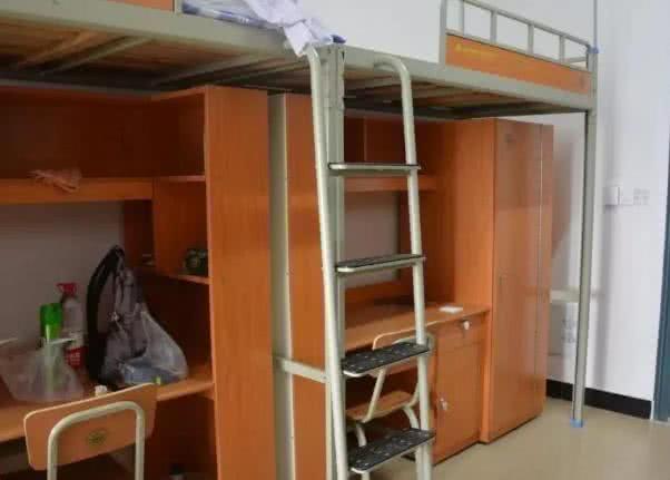 清华宿舍曝光！空调、洗鞋机让人羡慕，看到最后：能复读么？