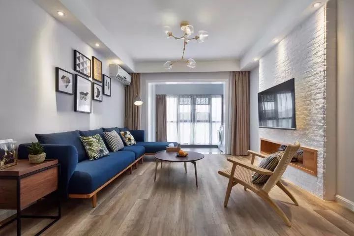 阳台纳入客厅，如何利用起来？