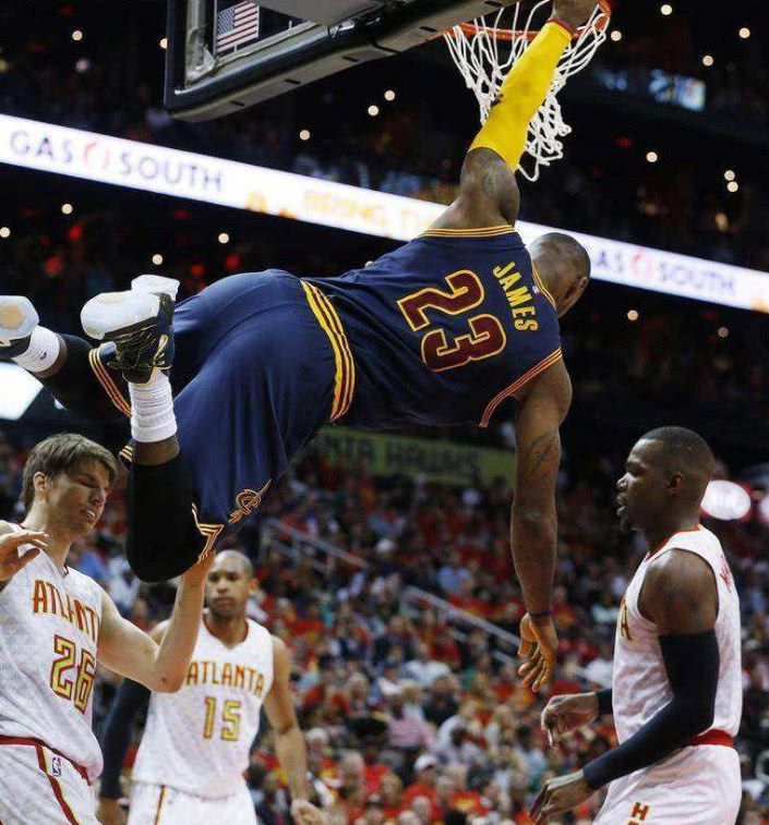 迈克尔·乔丹@NBA五大保护对手事件：你一个小动作，可能挽救他整个职业生涯