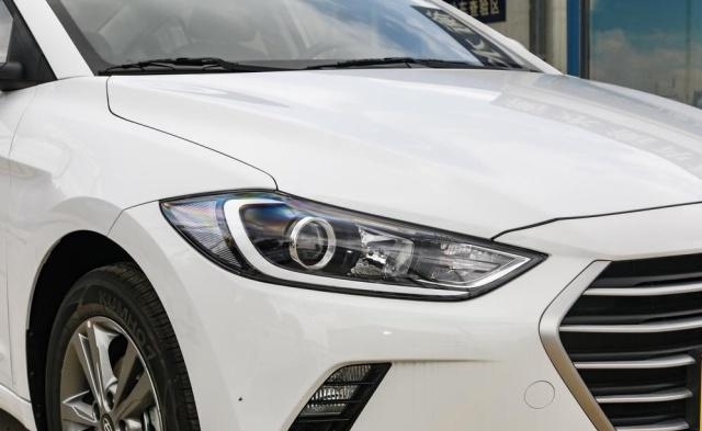 连思域都害怕的“撩妹王”，上市多年零骂声，懂车的人才了解它