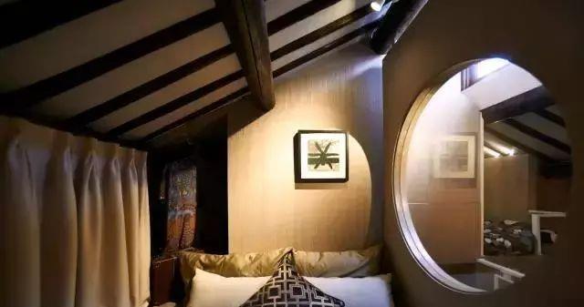 年过八旬老母与女儿挤24㎡老屋，上厕所用“痰盂罐”，毫无隐私！