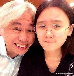 “爷孙恋”又“奶孙恋”！婚照出观众沸腾：爱情跟年纪有关系吗？