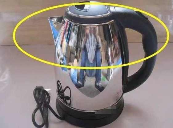 你家还在用电热水壶烧水喝吗？听电器师傅说实话，以后别再瞎用了