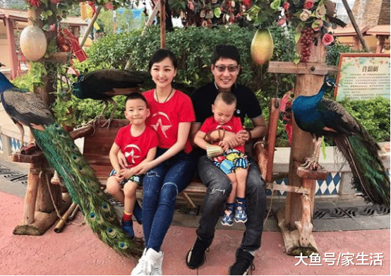 带你参观于震住的房子，家里面积还真是大，一家七口也完全够住