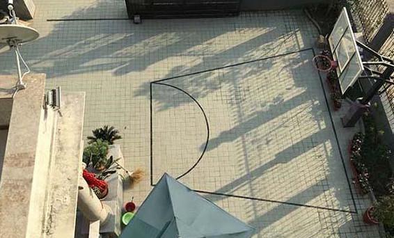 参观上海亲戚的超大豪宅，网友：这是唯一把别墅住成农村房的人！