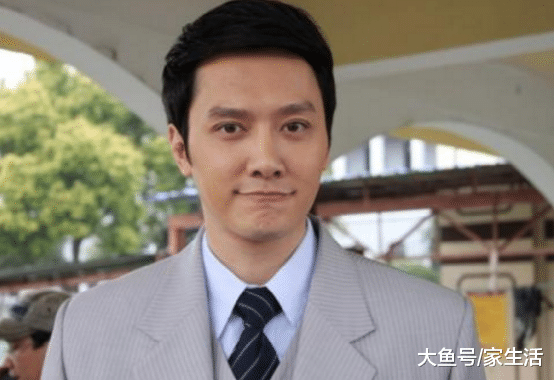 带你参观冯绍峰的豪宅，家里布置很温馨，看来准备好儿子出生了