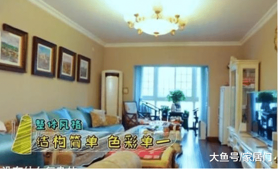 蔡明晒出现实的豪宅，衣帽间设计成开放式，挂满了潮牌衣服