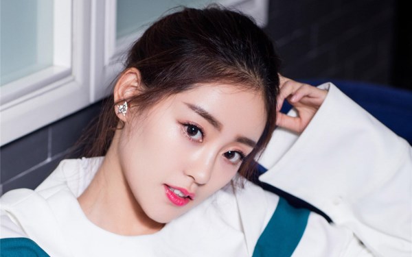 《新倚天》祝绪丹走红，然而其美貌与旧照差别甚大