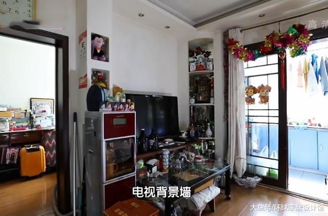 一家5口挤40㎡，厕所不到1㎡，站在马桶上洗澡，爆改后多三间房