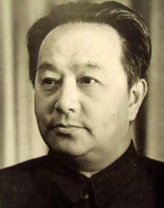 两位红军大人物, 都死不认罪, 一个死在苏联, 一个逃到加拿大