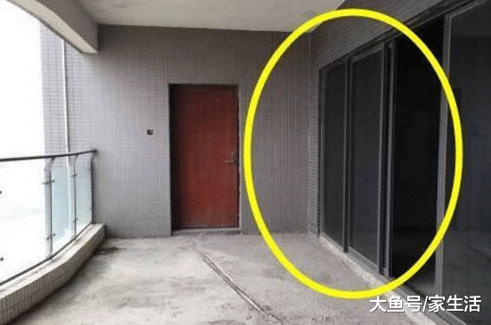 越来越多人把阳台隔断拆掉，直接打通包进客厅，好处真是不少