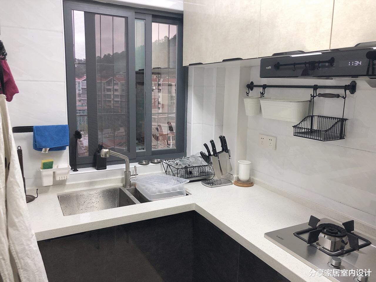 赶在元旦前搬新家，打扫干净效果真心漂亮，楼里邻居参观都羡慕！