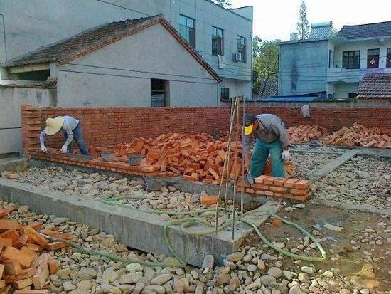 今年起，要严惩建房了，有这些行为的，均属违规，一旦发现，面临罚款或拆除的下场