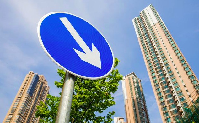 专家：还有2.2亿农民进城，房价真降不下来？国务院参事这样暗示